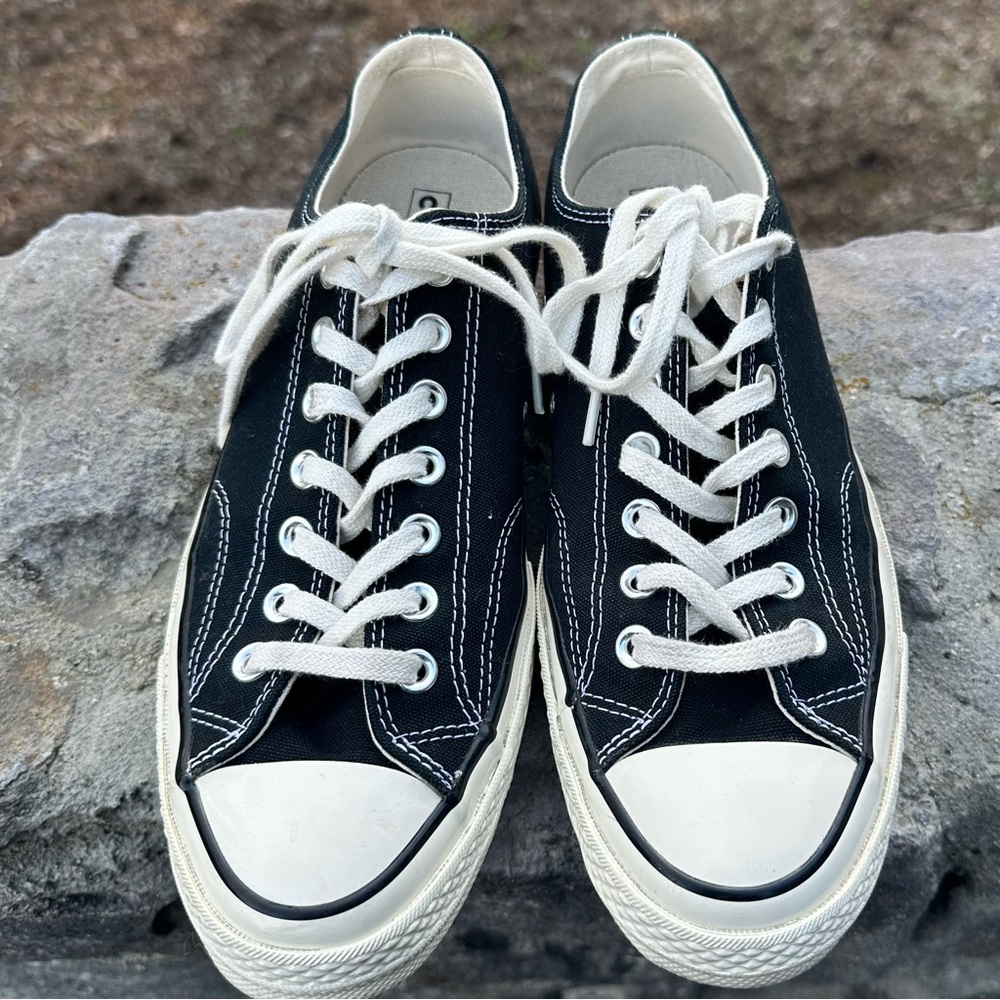 Barely Worn Converse Chuck Taylor All Star Low Top Sneaker Black
